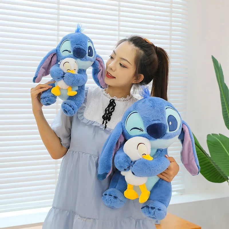 Pelúcia Stitch com Patinho