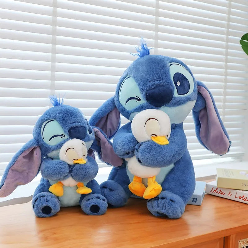Pelúcia Stitch com Patinho