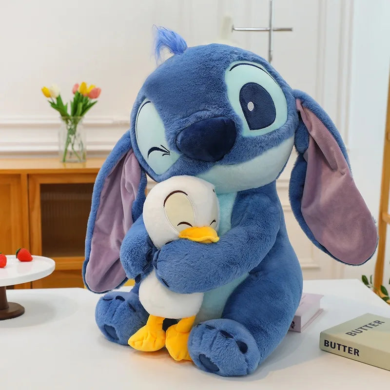 Pelúcia Stitch com Patinho